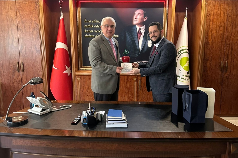 İlçemiz Kaymakamı Sayın Sedat Sırrı ARISOY Beyefendiyi makamında ziyaret ettik